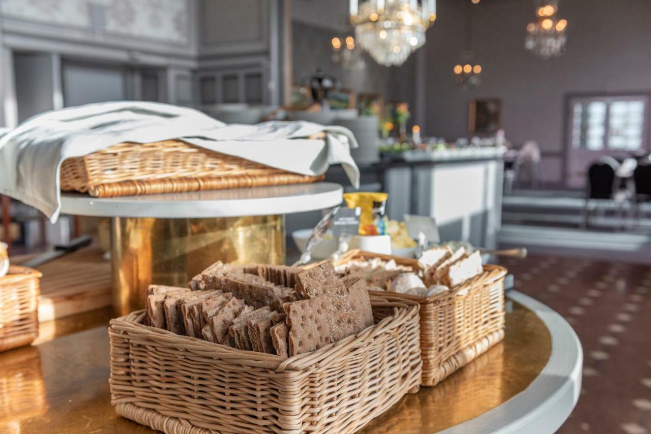 First Hotel Statt Oernskoeldsvik Экстерьер фото